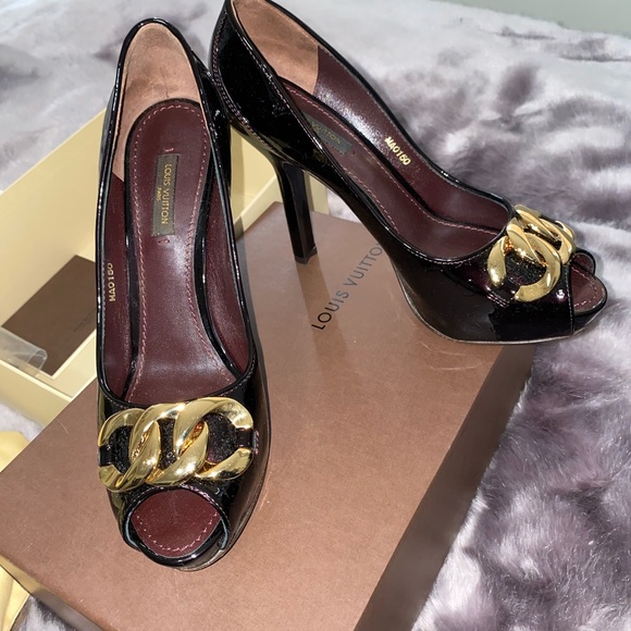 Burgundy 2010 Louis Vuitton open toed heels. Size 38. - Picture 2 of 7